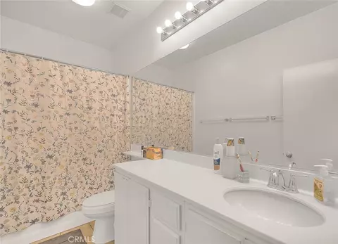 Bath - 11140 Bridgepoint Ct, Riverside, CA 92505 photo 7 of 8