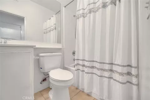 Bath - 11140 Bridgepoint Ct, Riverside, CA 92505 photo 1 of 8