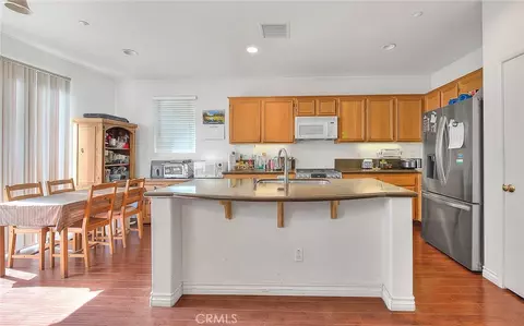 Kitchen - 11140 Bridgepoint Ct, Riverside, CA 92505 photo 8 of 9