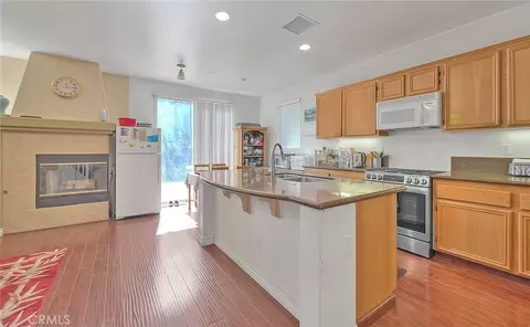 Kitchen - 11140 Bridgepoint Ct, Riverside, CA 92505 photo 3 of 9