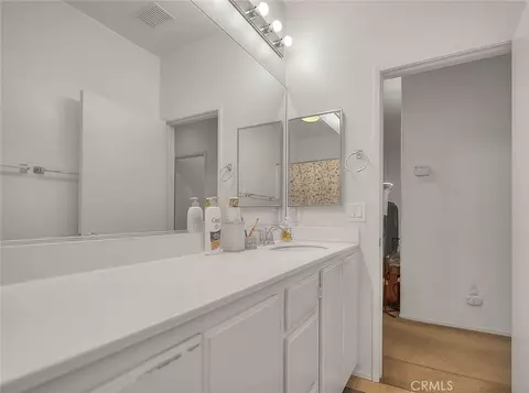 Bath - 11140 Bridgepoint Ct, Riverside, CA 92505 photo 8 of 8