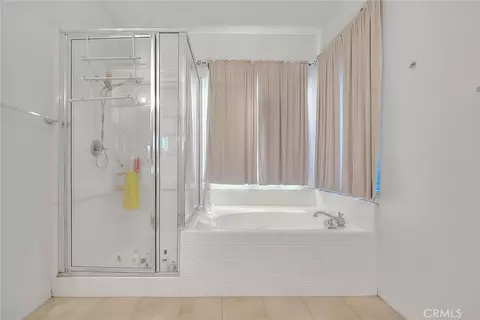 Bath - 11140 Bridgepoint Ct, Riverside, CA 92505 photo 5 of 8