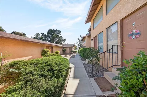 Exterior - 16462 Kalo, Apple Valley, CA 92307 photo 18 of 20