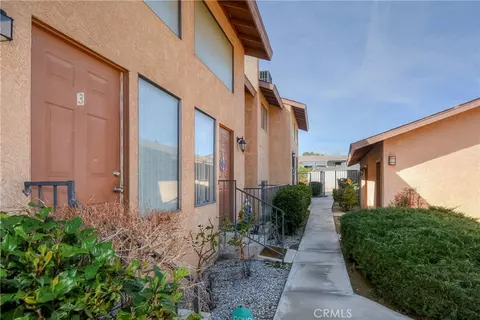Exterior - 16462 Kalo, Apple Valley, CA 92307 photo 7 of 20