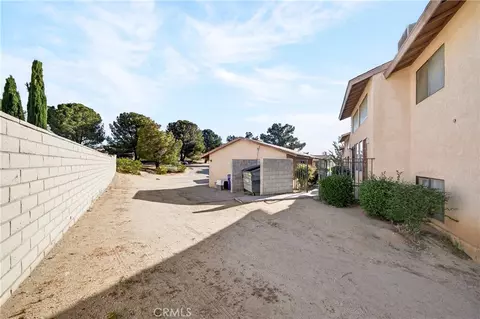 Exterior - 16462 Kalo, Apple Valley, CA 92307 photo 17 of 20