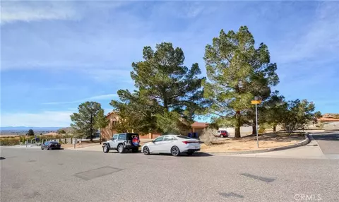 Exterior - 16462 Kalo, Apple Valley, CA 92307 photo 11 of 20