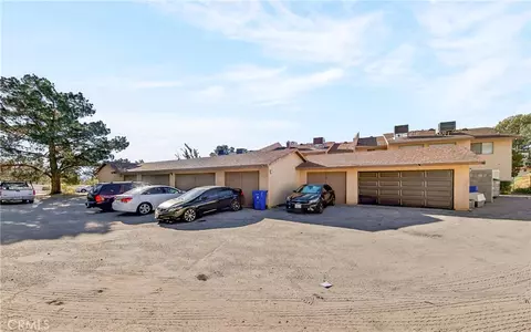 Exterior - 16462 Kalo, Apple Valley, CA 92307 photo 14 of 20
