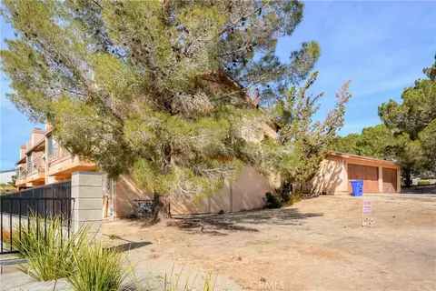Exterior - 16462 Kalo, Apple Valley, CA 92307 photo 4 of 20