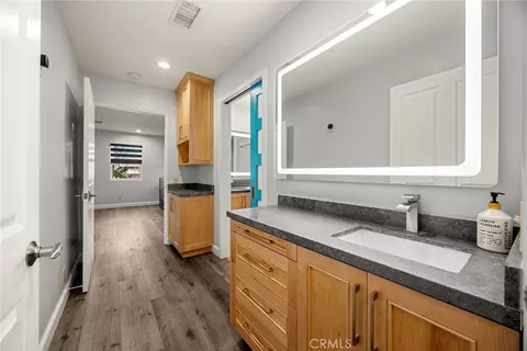 Bath - 634 E Adams Ave, Orange, CA 92867 photo 4 of 10