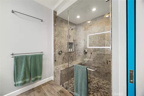 Bath - 634 E Adams Ave, Orange, CA 92867 photo 5 of 10