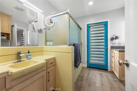 Bath - 634 E Adams Ave, Orange, CA 92867 photo 7 of 10