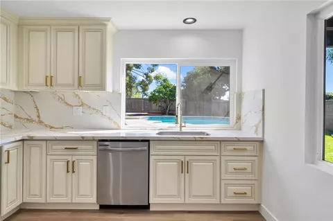 Kitchen - 7905 Amethyst, Rancho Cucamonga, CA 91730 photo 4 of 5