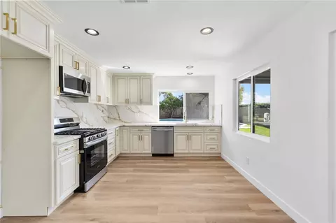 Kitchen - 7905 Amethyst, Rancho Cucamonga, CA 91730 photo 2 of 5