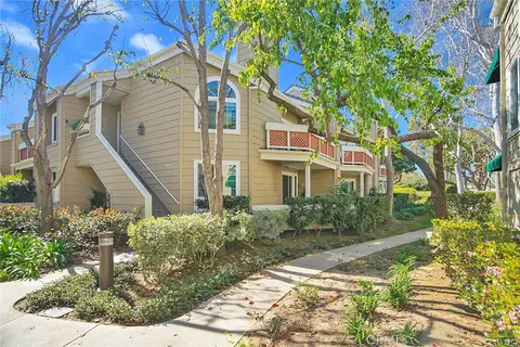 7281 Coho Dr #206, Huntington Beach, CA 92648