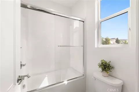 Bath - 32448 Toyon Rd, Temecula, CA 92591 photo 2 of 4