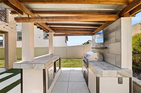 Kitchen - 32448 Toyon Rd, Temecula, CA 92591 photo 3 of 3