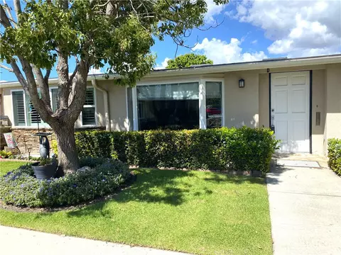 1771 Sunningdale Rd M14-49d, Seal Beach, CA 90740
