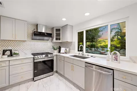 Kitchen - 973 Ichabod Way, Walnut, CA 91789 photo 4 of 6