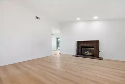 Living - 21011 Ponca, Apple Valley, CA 92308 photo 2 of 4