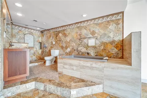 Bath - 700 E Ocean #3107, Long Beach, CA 90802 photo 5 of 5