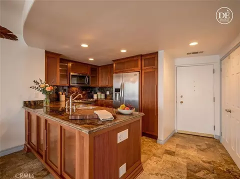 Kitchen - 700 E Ocean #3107, Long Beach, CA 90802 photo 1 of 7