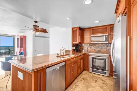 Kitchen - 700 E Ocean #3107, Long Beach, CA 90802 photo 3 of 7