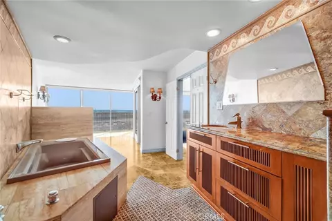 Bath - 700 E Ocean #3107, Long Beach, CA 90802 photo 1 of 5