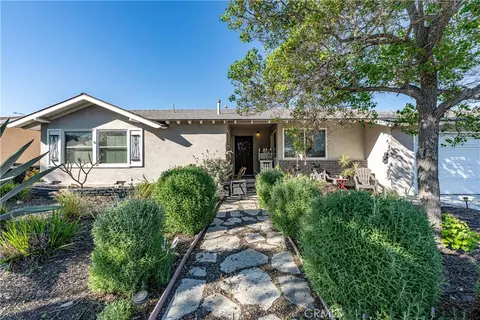 2869 W Stonybrook Dr, Anaheim, CA 92804