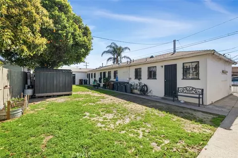 Exterior - 920 S Willowbrook, Compton, CA 90220 photo 1 of 10