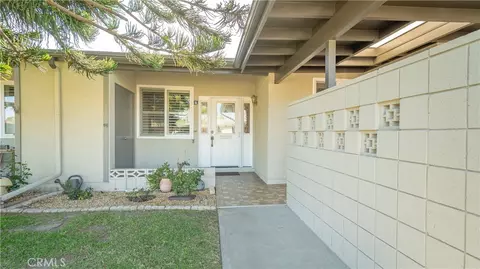 1880 St John Rd Mut 15 33b, Seal Beach, CA 90740
