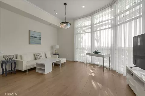 1598 Long Beach Blvd #410, Long Beach, CA 90813