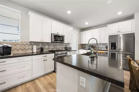 1460 W Sunrise Ln, San Pedro, CA 90732