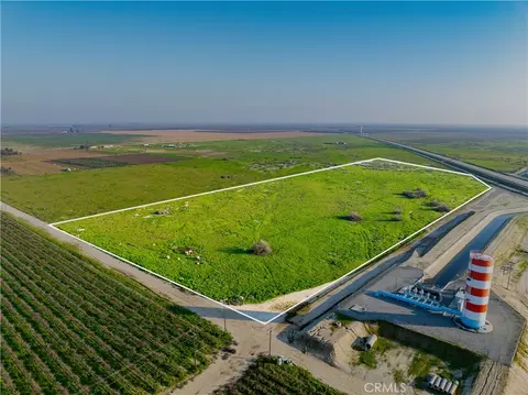 220 45 Woollomes Ave, Wasco, CA 93280