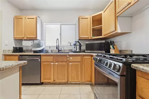 Kitchen - 1540 E Wardlow, Long Beach, CA 90807 photo 1 of 2