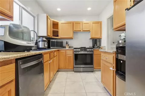 Kitchen - 1540 E Wardlow, Long Beach, CA 90807 photo 2 of 2