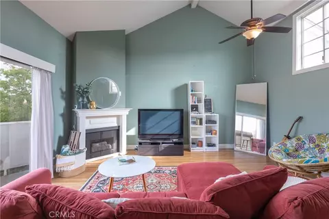 1100 Euclid Ave #304, Long Beach, CA 90804