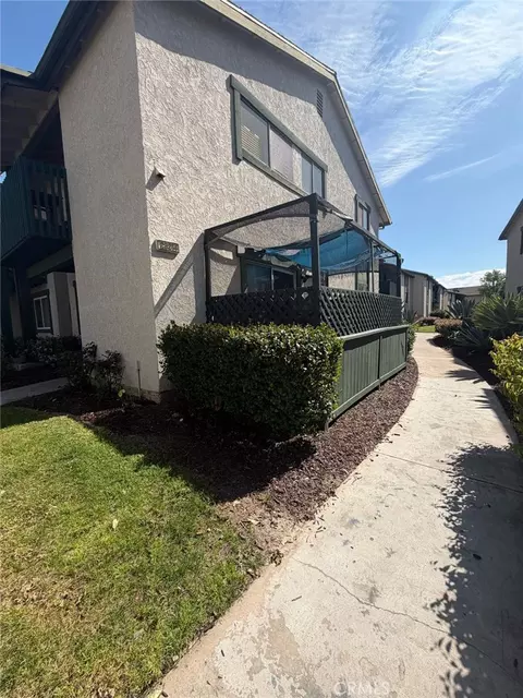 23214 Orange Ave #3, Lake Forest, CA 92630