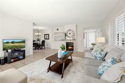 21114 Gypsy Moth Ln, Huntington Beach, CA 92646