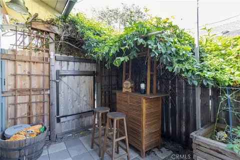 Exterior - 2439 E 6th, Long Beach, CA 90814 photo 7 of 10