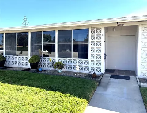 1075 Brookline Rd #M9-220E, Seal Beach, CA 90740