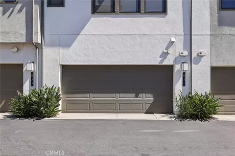 Exterior - 831 S Grable Cir, Orange, CA 92868 photo 3 of 5