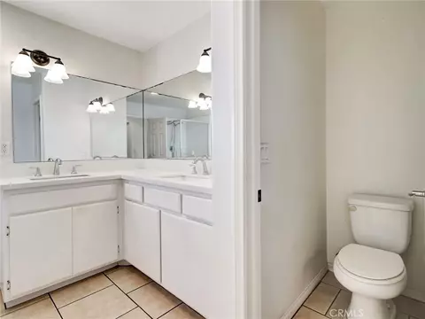 Bath - 619 E Realty St, Carson, CA 90745 photo 3 of 4