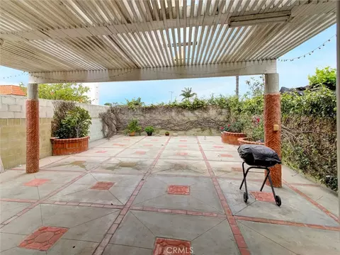 Exterior - 619 E Realty St, Carson, CA 90745 photo 6 of 11