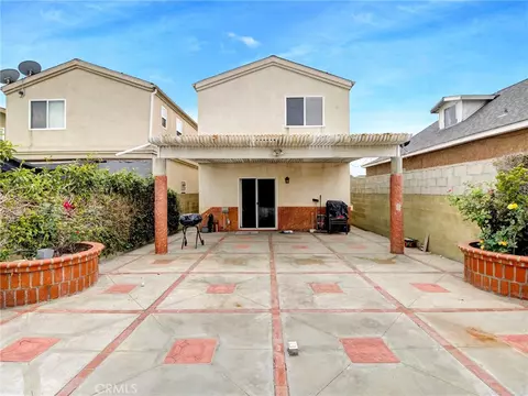 Exterior - 619 E Realty St, Carson, CA 90745 photo 10 of 11