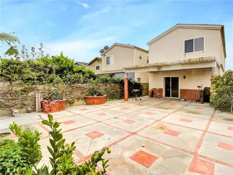 Exterior - 619 E Realty St, Carson, CA 90745 photo 11 of 11