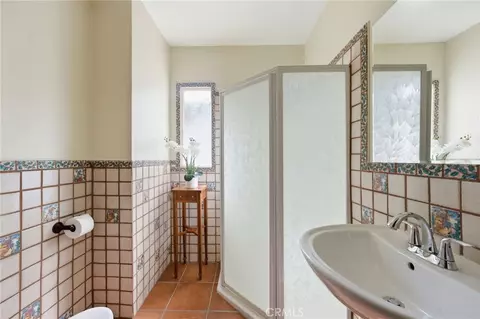 Bath - 1314 E Chapman, Orange, CA 92866 photo 1 of 2