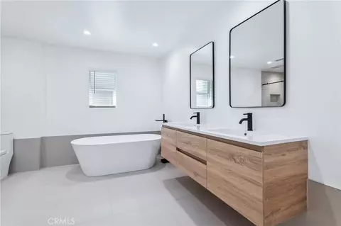 Bath - 637 Lagoon St, Needles, CA 92363 photo 2 of 13