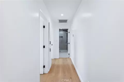 Entry Way - 637 Lagoon St, Needles, CA 92363 photo 6 of 7