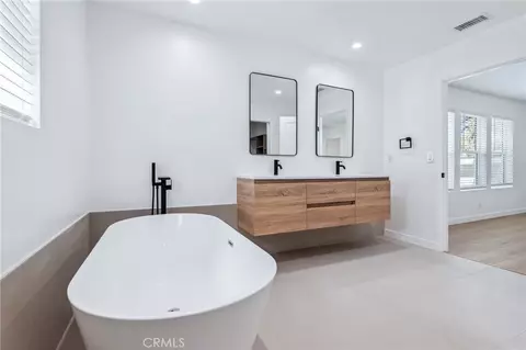 Bath - 637 Lagoon St, Needles, CA 92363 photo 4 of 13