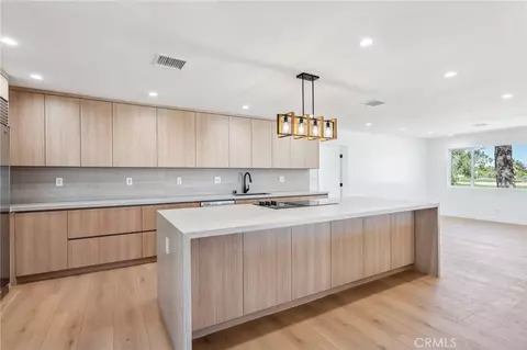 Kitchen - 637 Lagoon St, Needles, CA 92363 photo 5 of 9